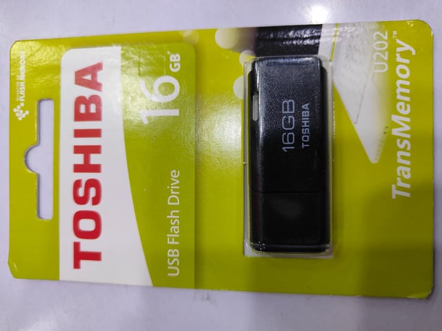 Toshiba 16GB USB Flash Drive, Compact USB Pen Drive, Reliable Portable Storage Device, Plug & Play Data Transfer Solution, Fast File Sharing for PC, Laptop & Other Devices